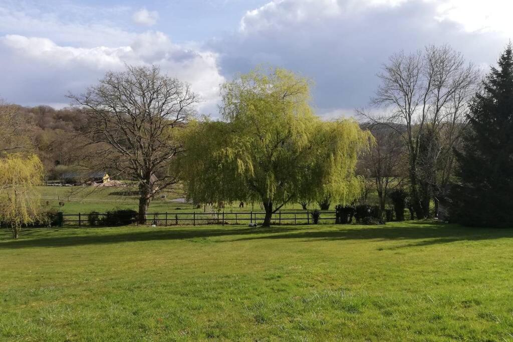 Gite De Charme A La Cour Saint-Jean Vieux-Bourg Kültér fotó